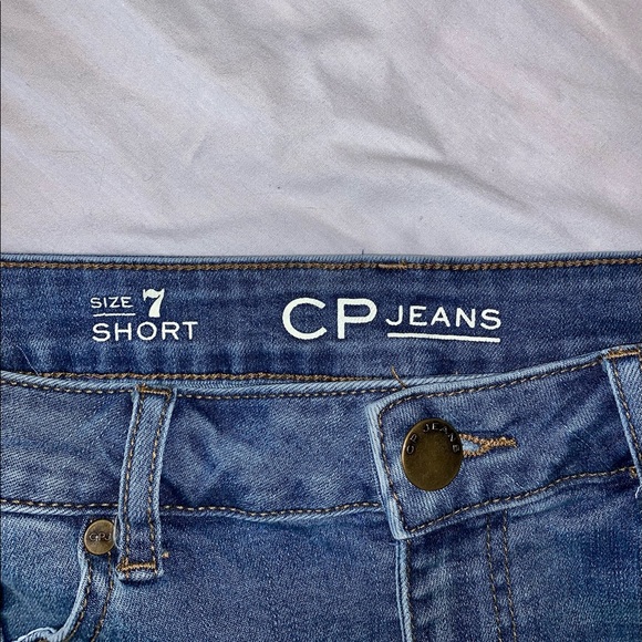 Jeans lace booty shorts with fringe - Picture 3 of 6